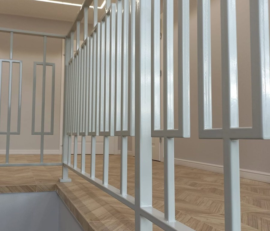 Balustrada o wzorze zaprojektowanym pod wnętrze